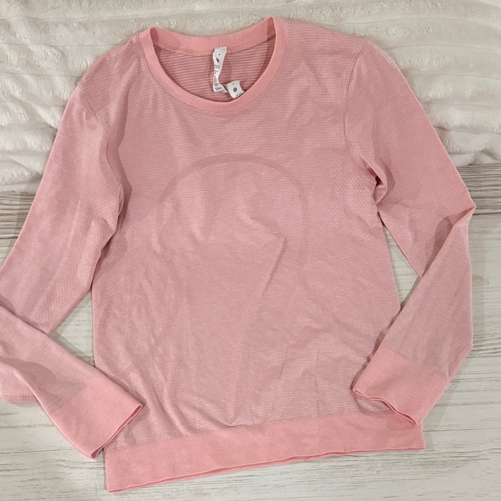 Lululemon Athletica Soft Pink Crew Neck Top